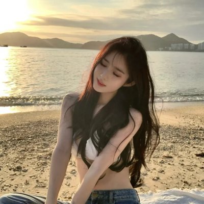 腰间持枪